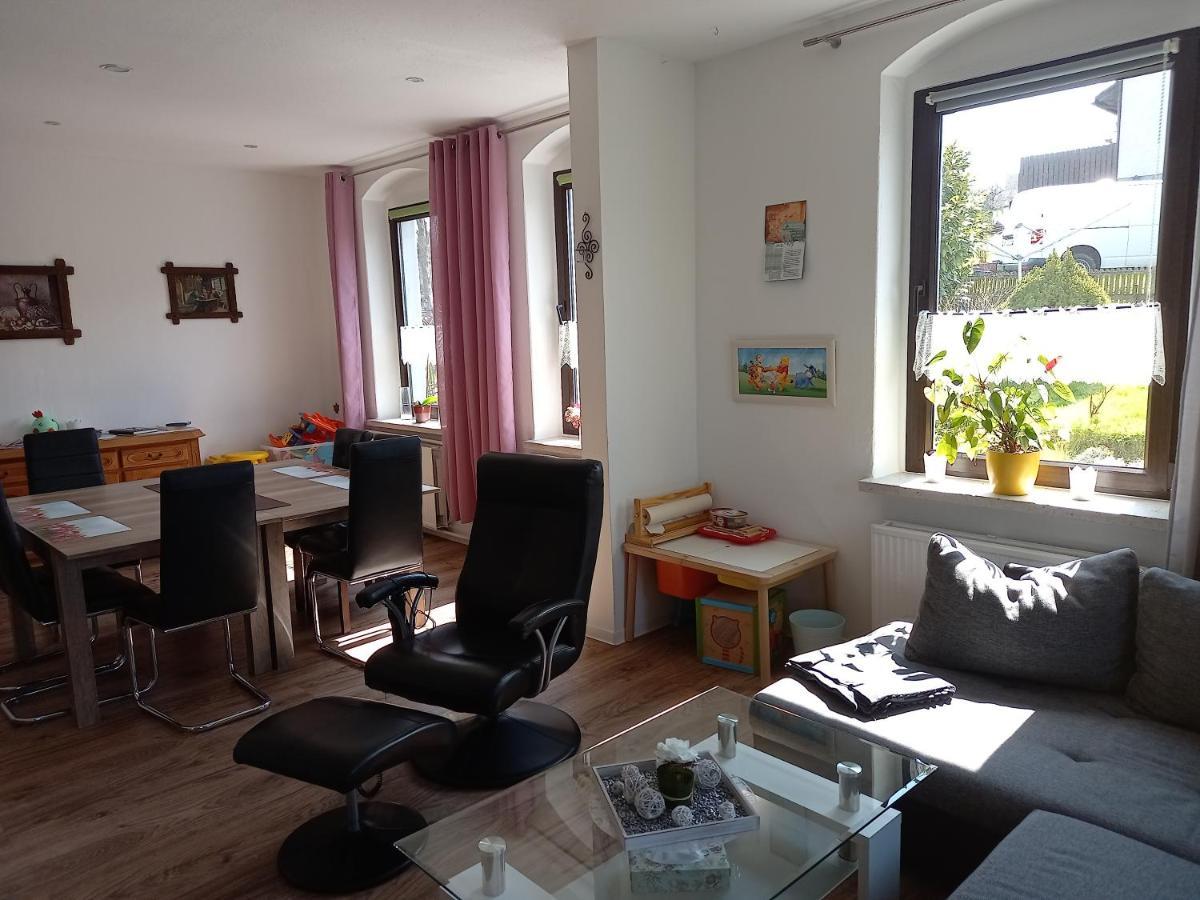 Familienfreundliche Ferienwohnung Erzgebirge Schneeberg  Exterior photo